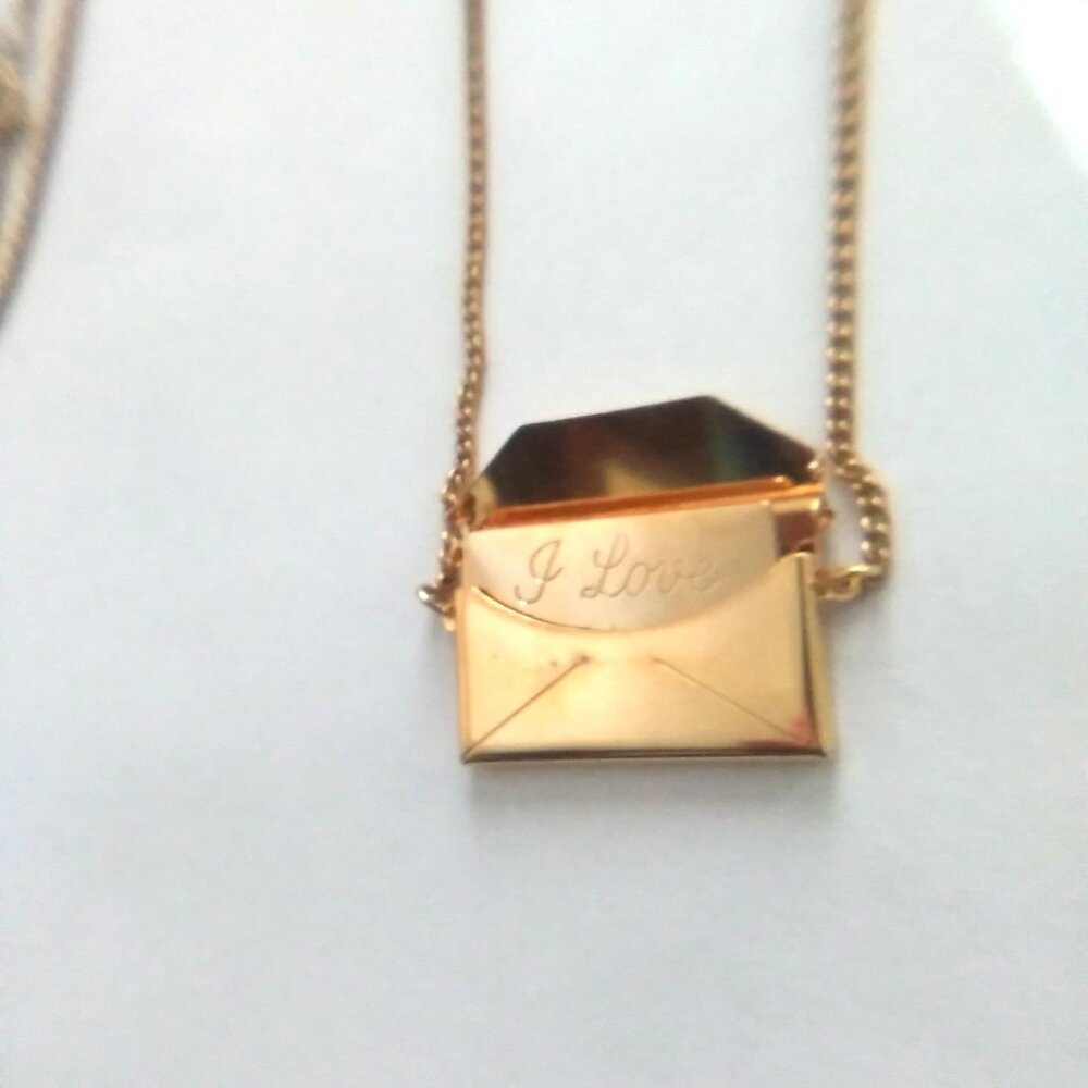 Vintage "I Love You" Mailbox Gold-Tone Necklace - Picture 2 of 7